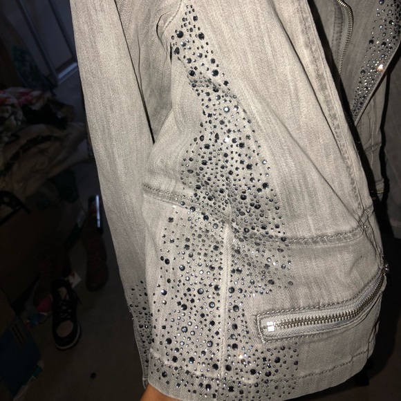 Women’s crystal embellished denim jacket 🧥 - Picture 4 of 7